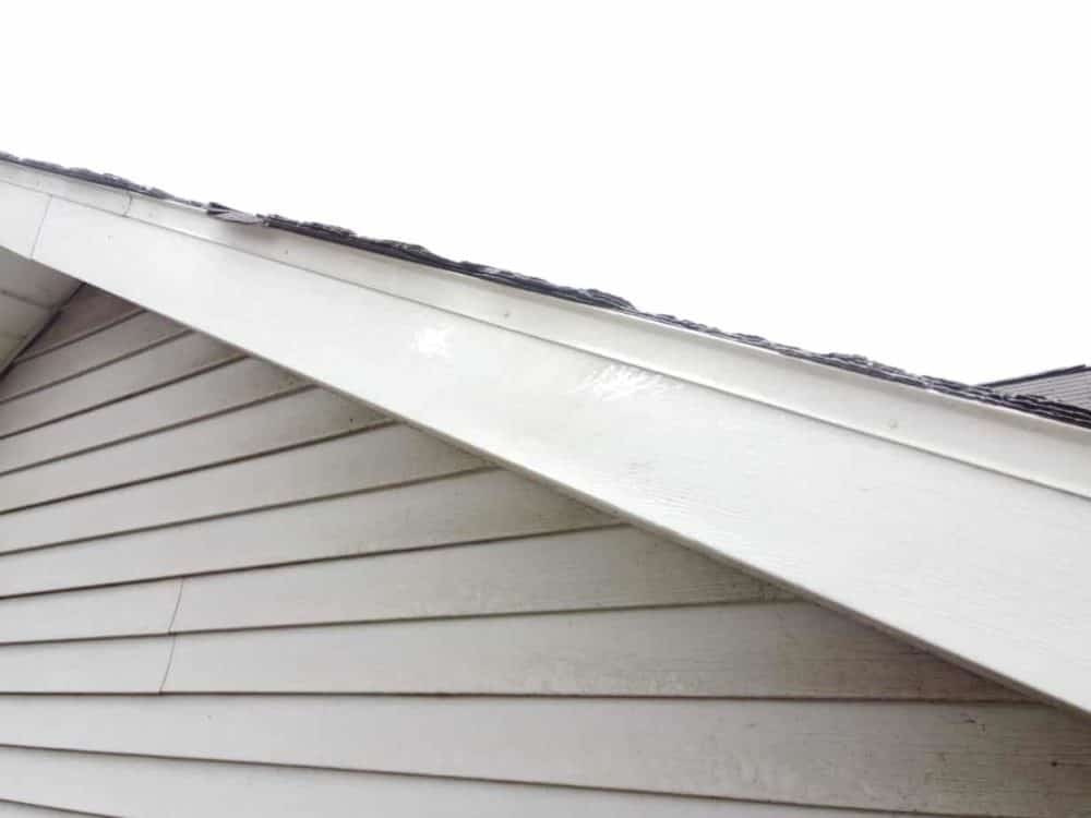 Hail damage roofing contractor in miedina